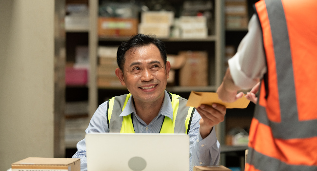 Benefits of Partnering with Professional Lumping Service Providers