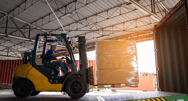 Integration of Dock Doors with Loading Equipment