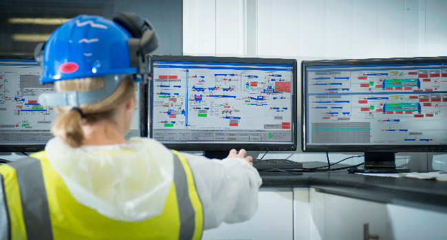 Best Practices for Implementing Technology in Warehousing