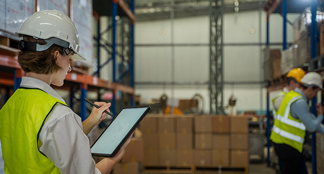 Smart Warehousing Solutions IoT and Real-Time Tracking